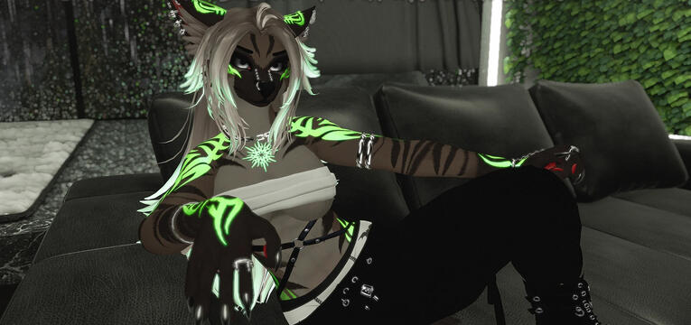 Akia Hybrid Furry